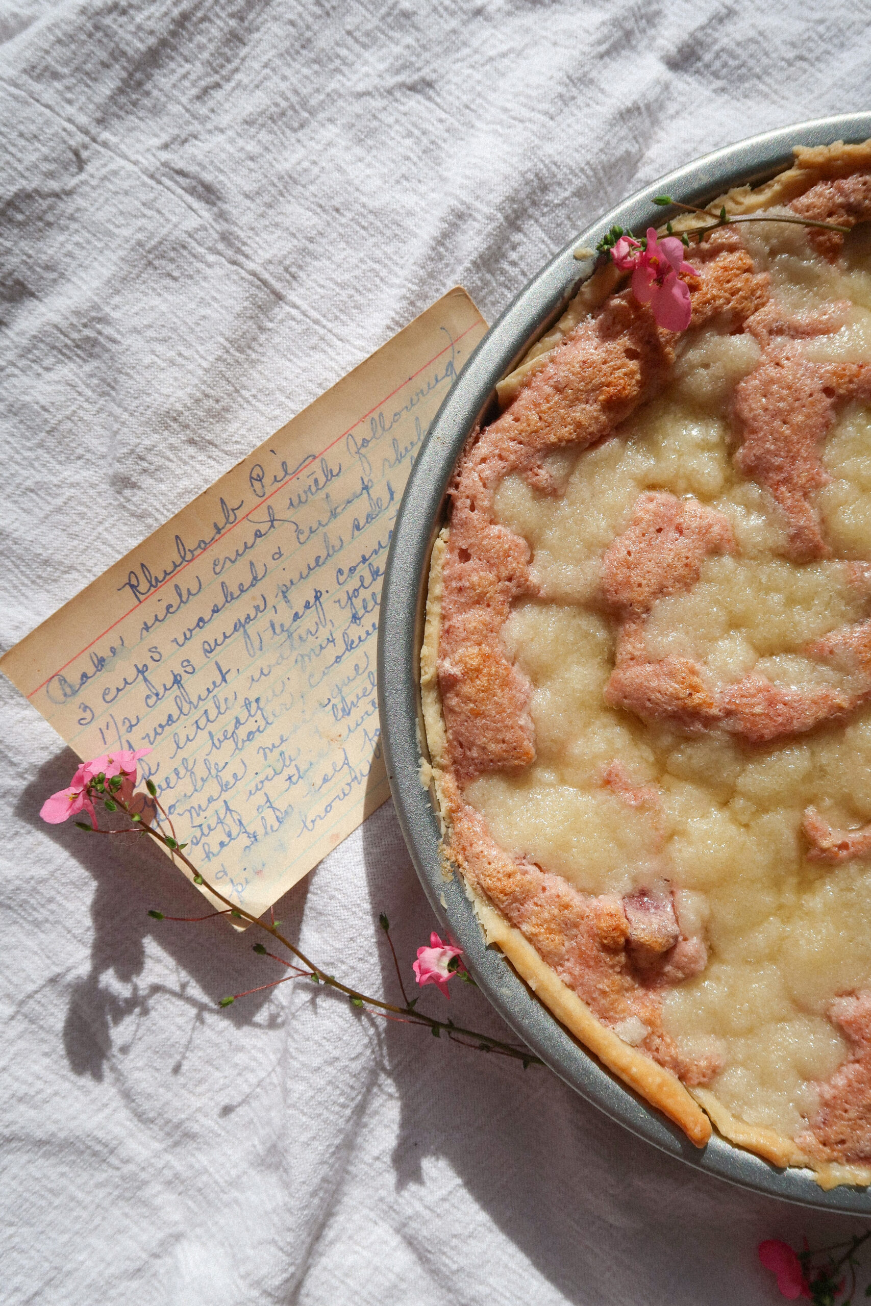 Easy Strawberry Rhubarb Pie Recipe -
